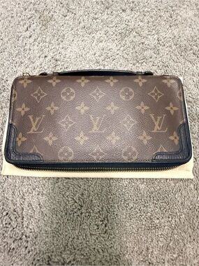 Louis Vuitton Monogram Canvas Travel Organizer Wallet